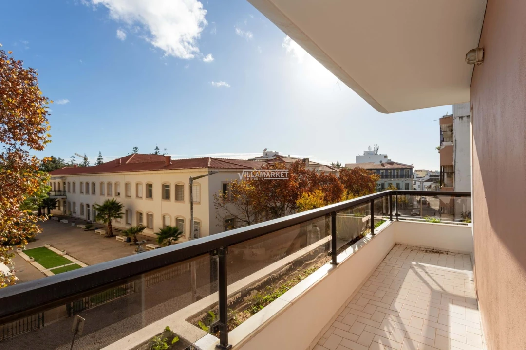 Apartamento T3 para Venda em Faro (Sé e São Pedro) Foto 3