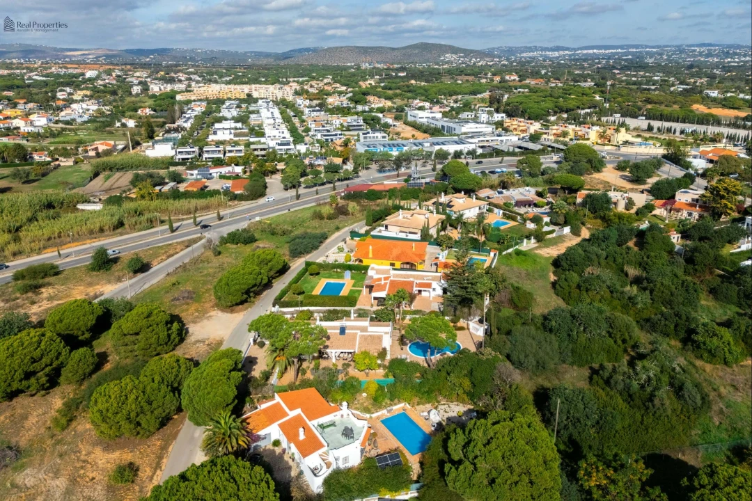 Moradia T3 para Venda em Quarteira Foto 42