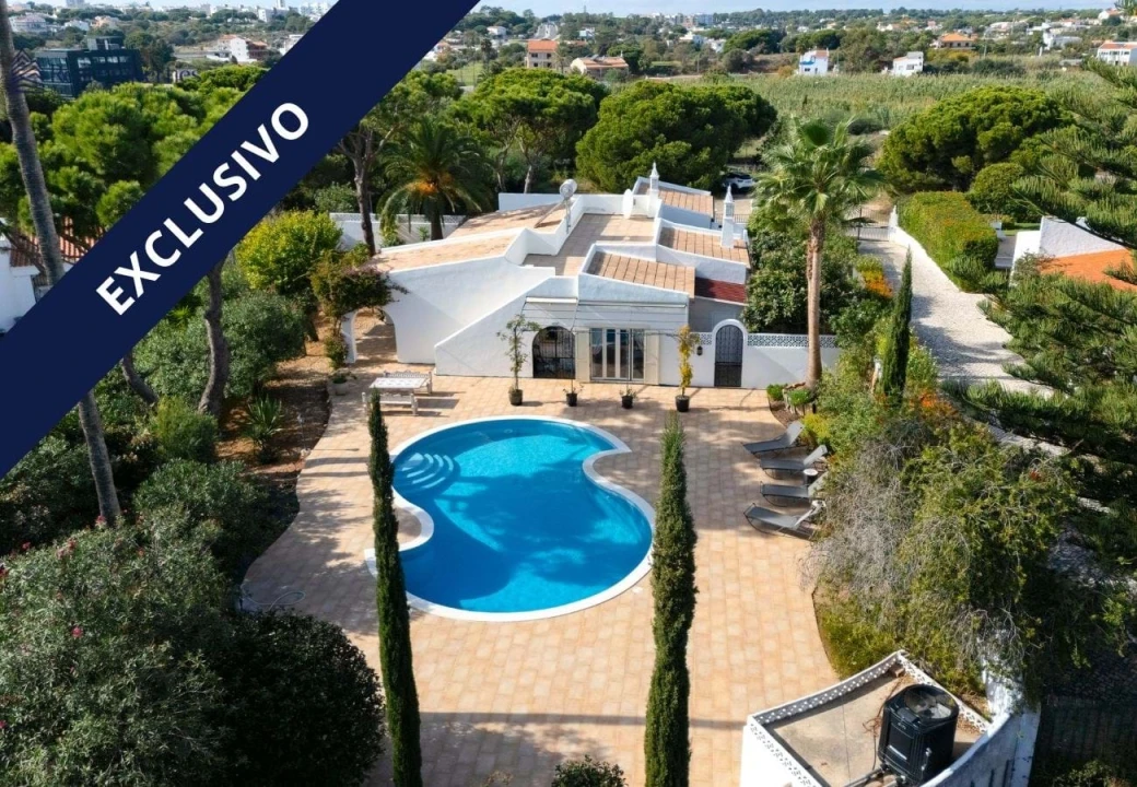 Moradia T3 para Venda em Quarteira Foto 1