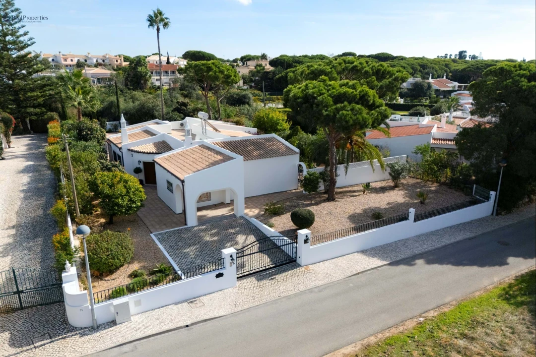 Moradia T3 para Venda em Quarteira Foto 7