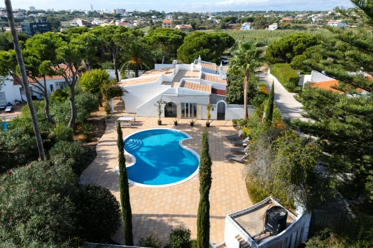 Moradia T3 para Venda em Quarteira Foto 8