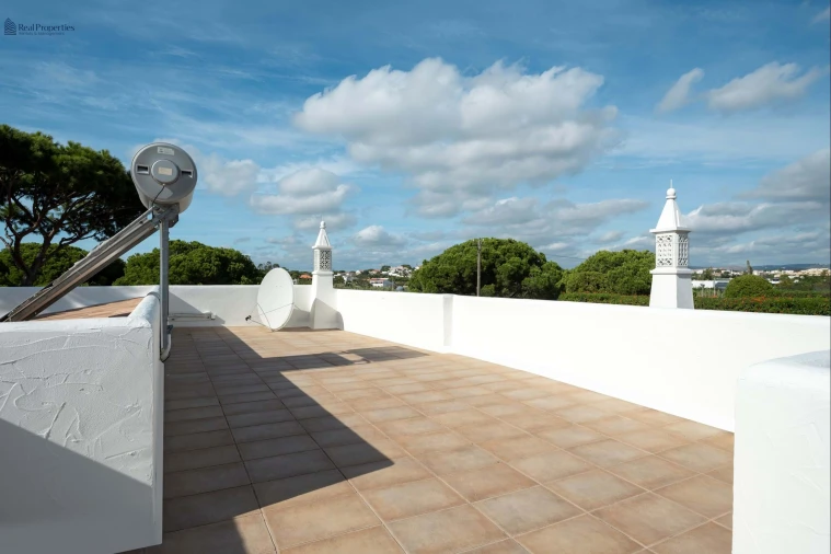 Moradia T3 para Venda em Quarteira Foto 17