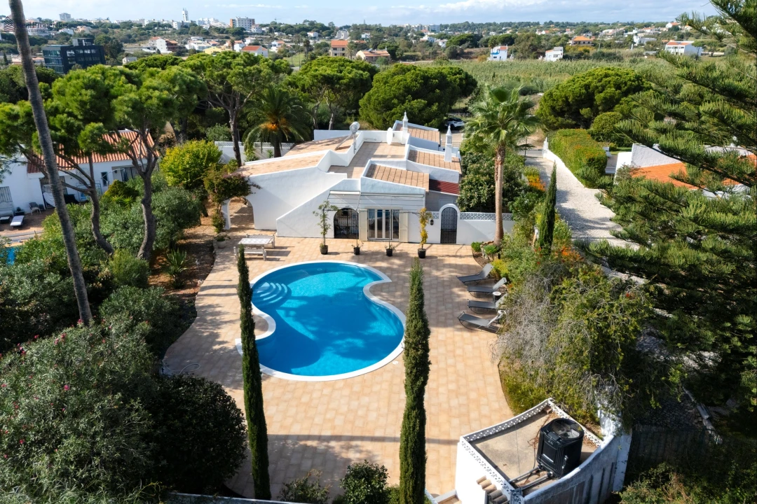 Moradia T3 para Venda em Quarteira Foto 8