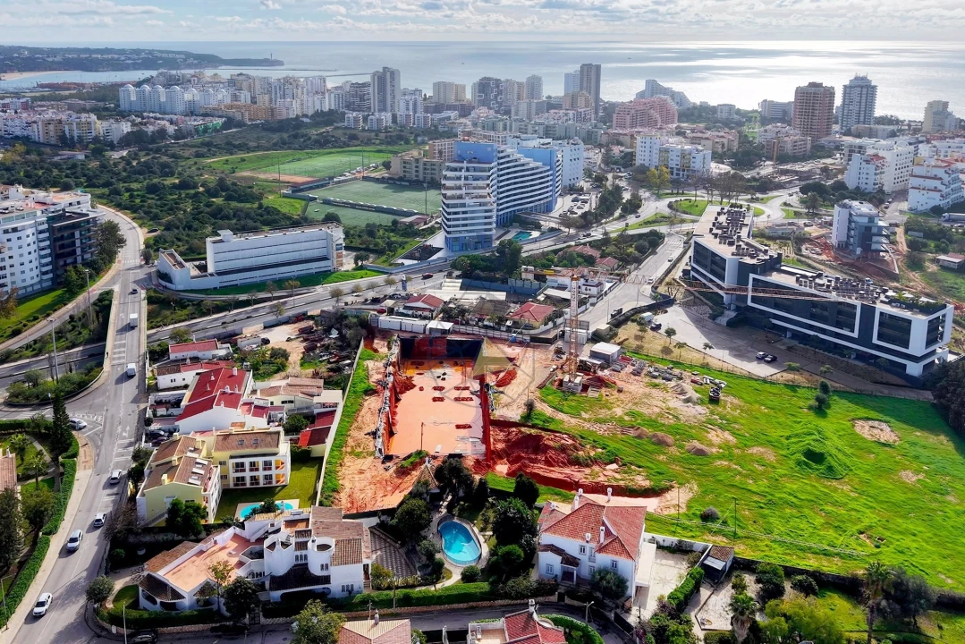 Apartamento T2 para Venda em Portimão Foto 48