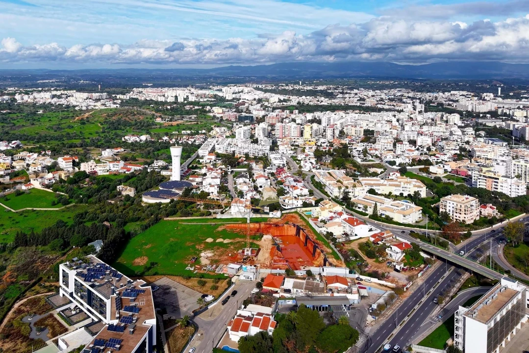 Apartamento T2 para Venda em Portimão Foto 2
