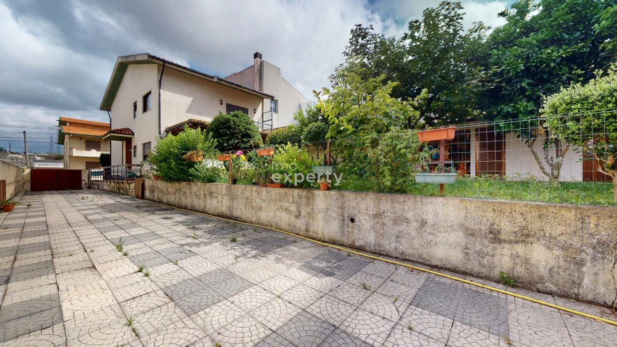 Moradia T4 para Venda em Valongo Foto 30