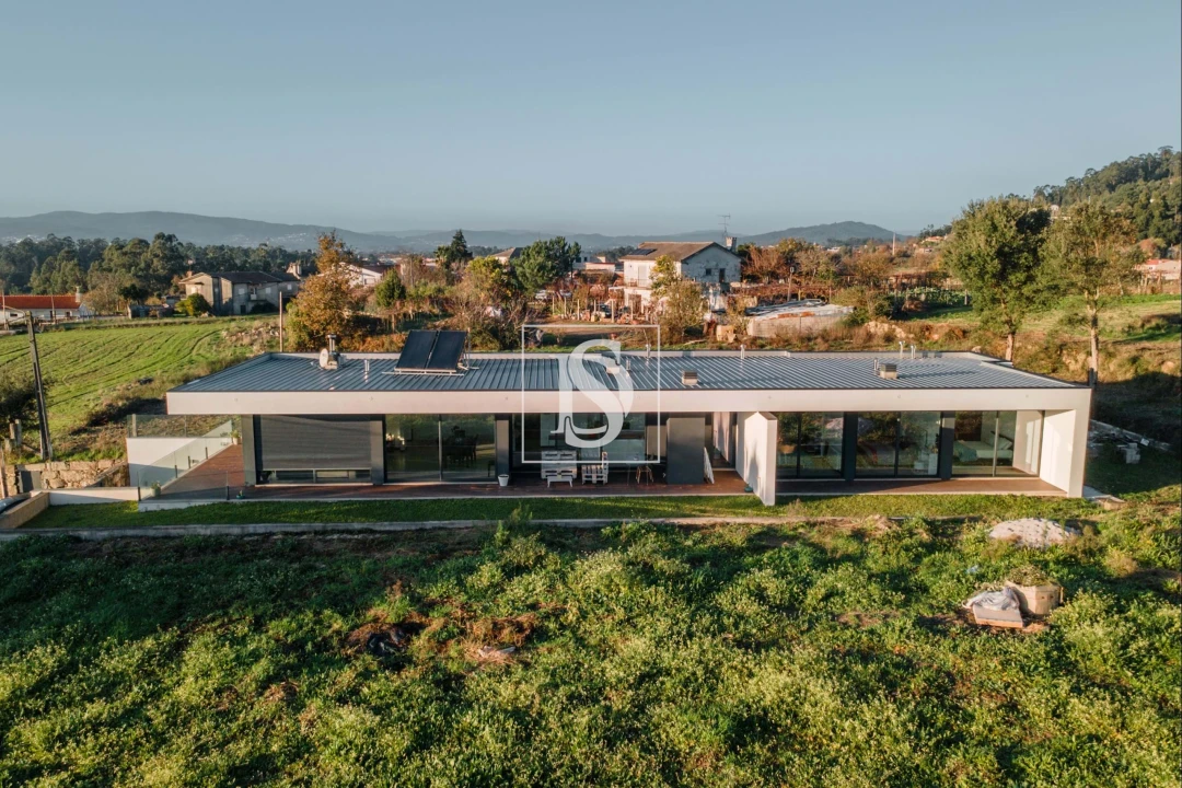 Moradia T3 para Venda em Airo Foto 1