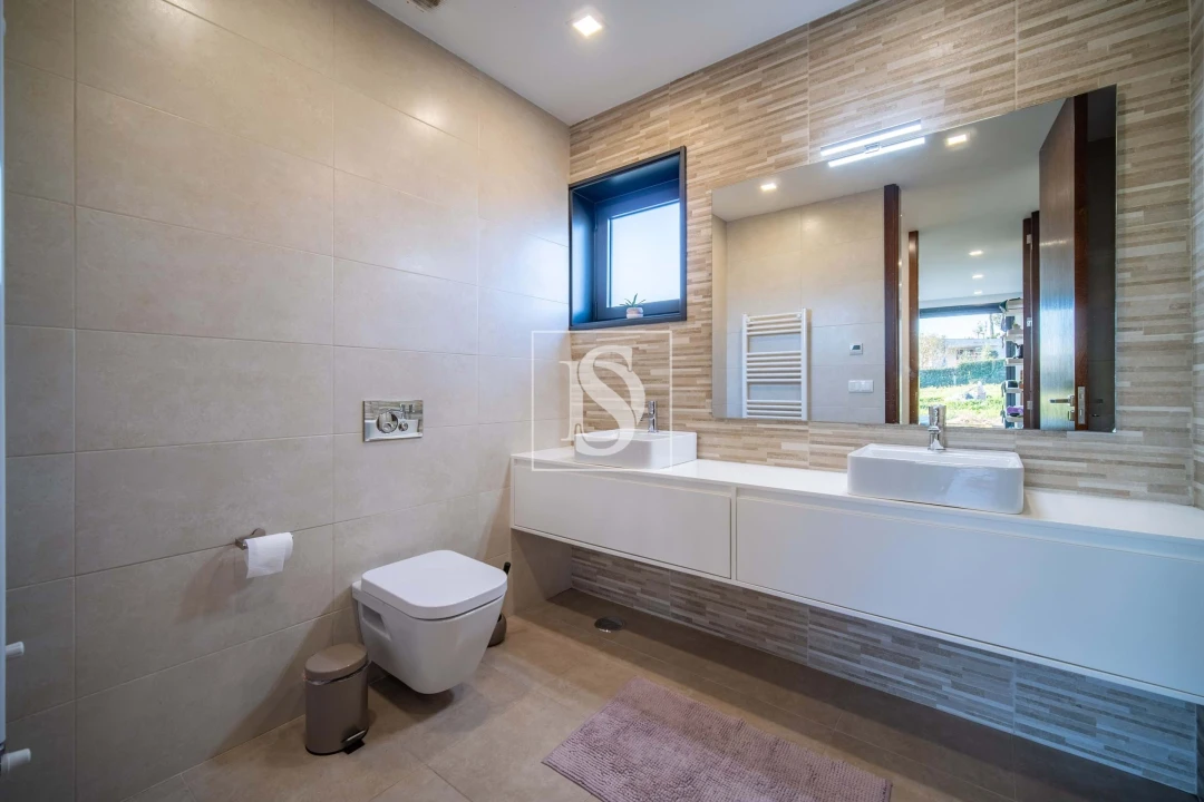 Moradia T3 para Venda em Airo Foto 16