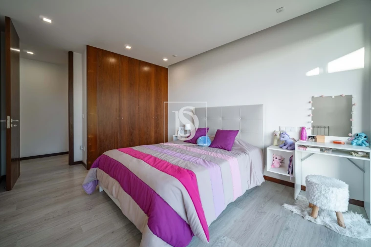 Moradia T3 para Venda em Airo Foto 13