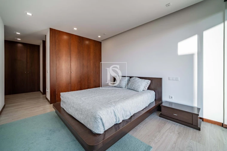 Moradia T3 para Venda em Airo Foto 9