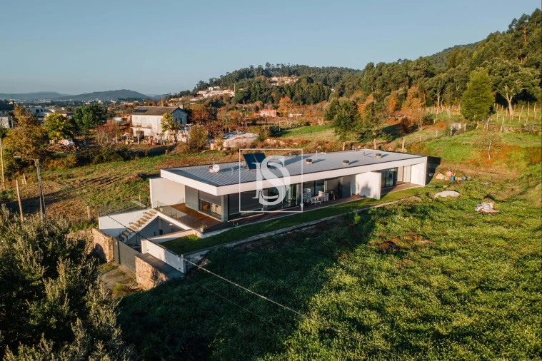 Moradia T3 para Venda em Airo Foto 37