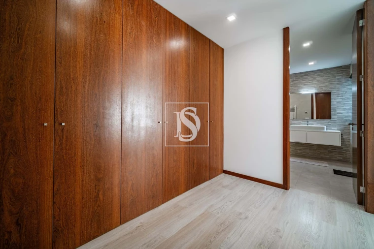 Moradia T3 para Venda em Airo Foto 10