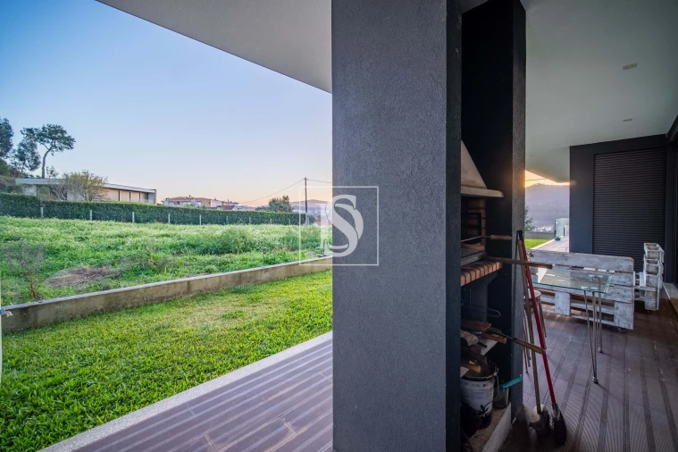 Moradia T3 para Venda em Airo Foto 28