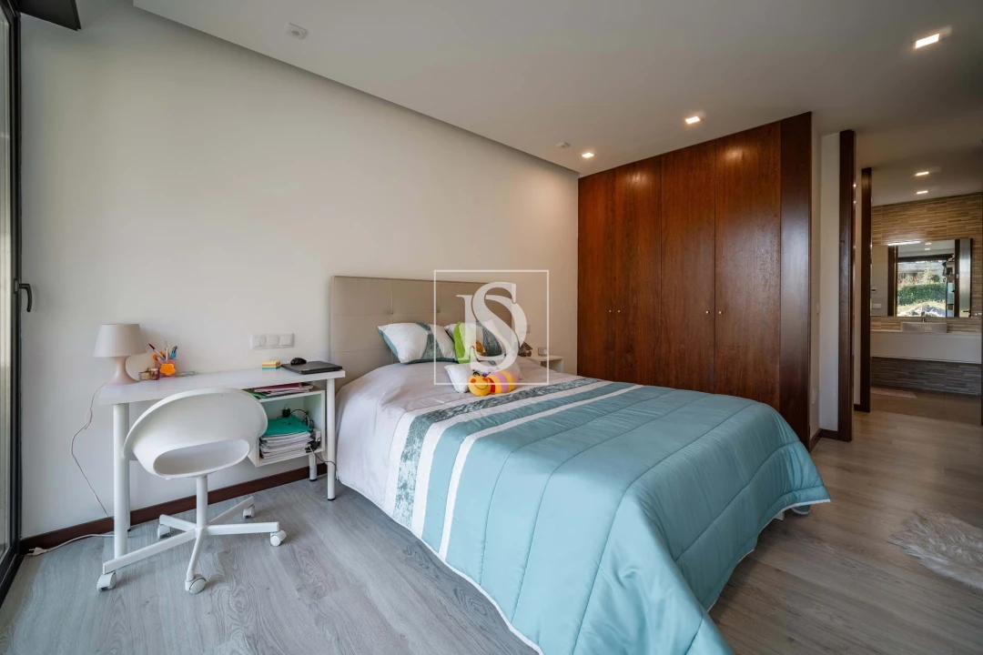 Moradia T3 para Venda em Airo Foto 15