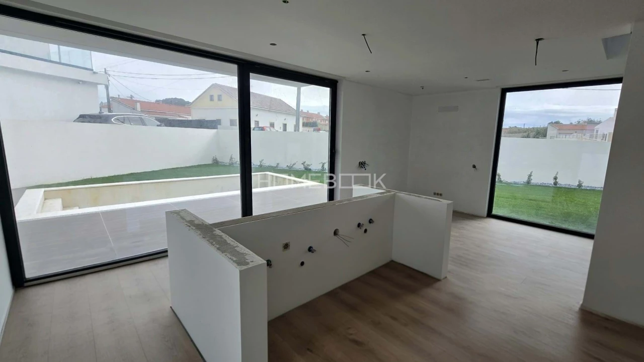 Moradia T4 para Venda em Agualva e Mira-Sintra Foto 10