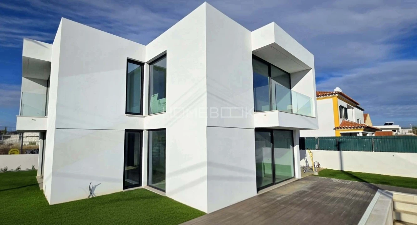 Moradia T4 para Venda em Agualva e Mira-Sintra Foto 2