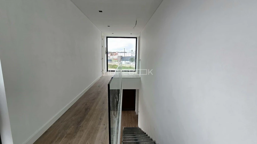 Moradia T4 para Venda em Agualva e Mira-Sintra Foto 19