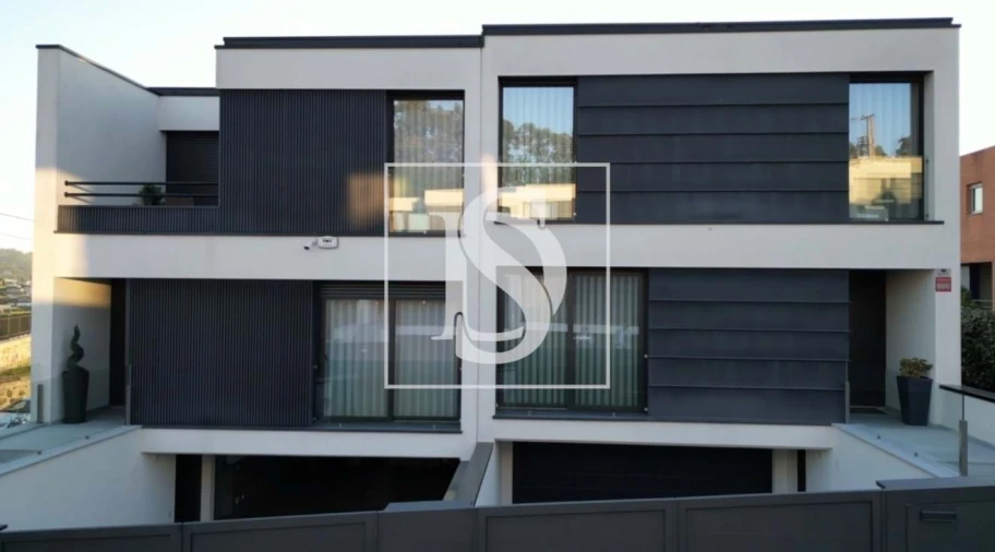 Moradia T3 para Venda em Santo Tirso, Couto (Santa Cristina e São Miguel) e Burgães Foto 2