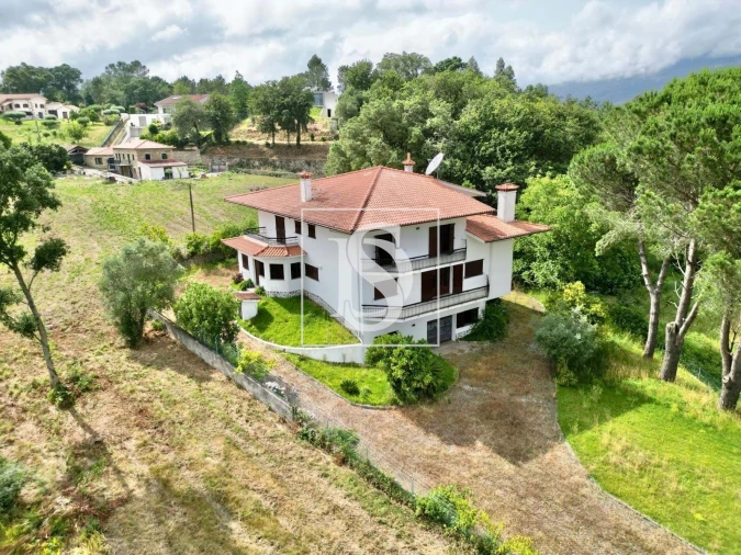 Moradia T6 para Venda em Lanheses