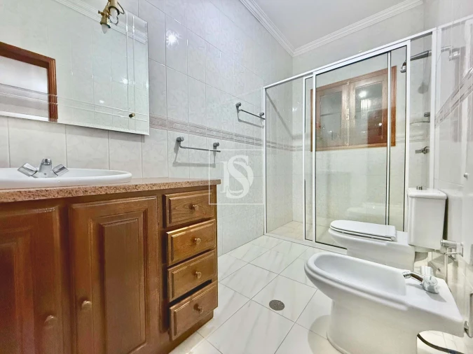 Moradia T6 para Venda em Lanheses Foto 19