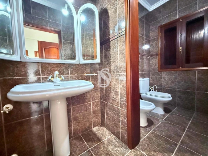 Moradia T6 para Venda em Lanheses Foto 32