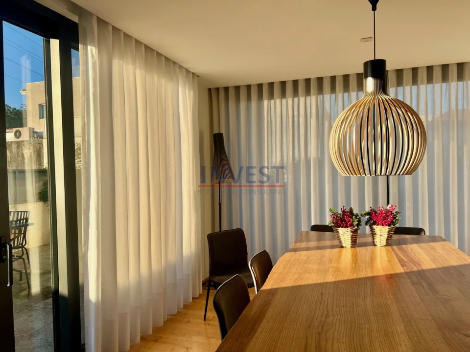 Moradia T5 para Venda em Cidade da Maia Foto 2