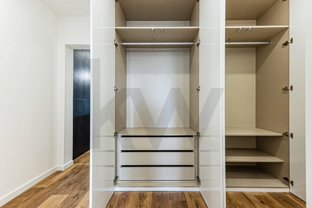 Apartamento T3 para Venda em Olhão Foto 16