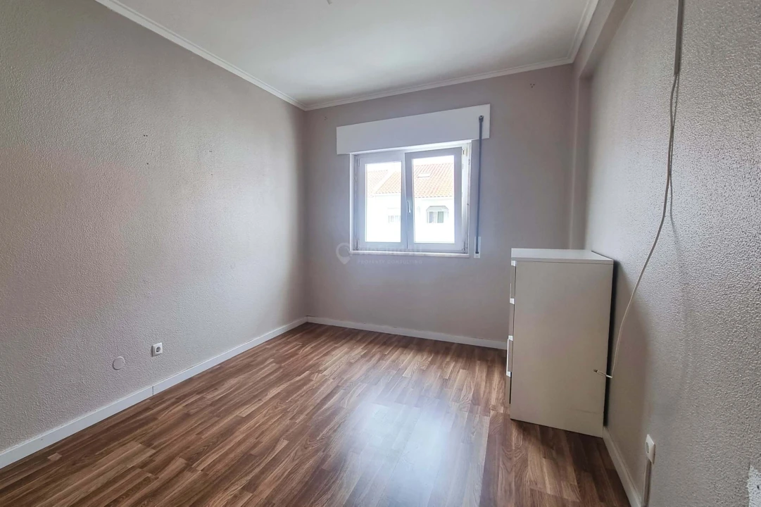 Apartamento T3 para Arrendamento em São Domingos de Rana Foto 15