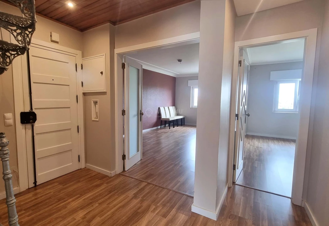 Apartamento T3 para Arrendamento em São Domingos de Rana Foto 7