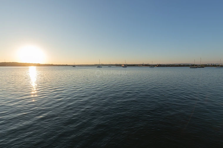 Apartamento T2 para Arrendamento em Seixal Foto 23