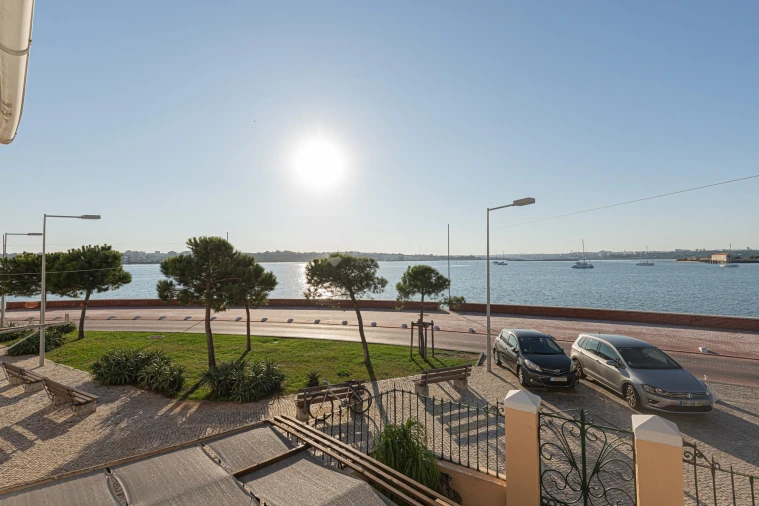Apartamento T2 para Arrendamento em Seixal Foto 22