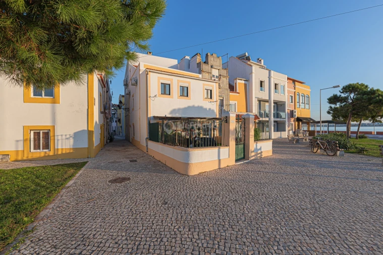 Apartamento T2 para Arrendamento em Seixal Foto 21