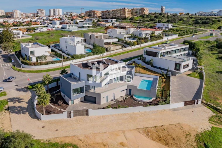 Moradia T4 para Venda em Lagos (São Sebastião e Santa Maria) Foto 51