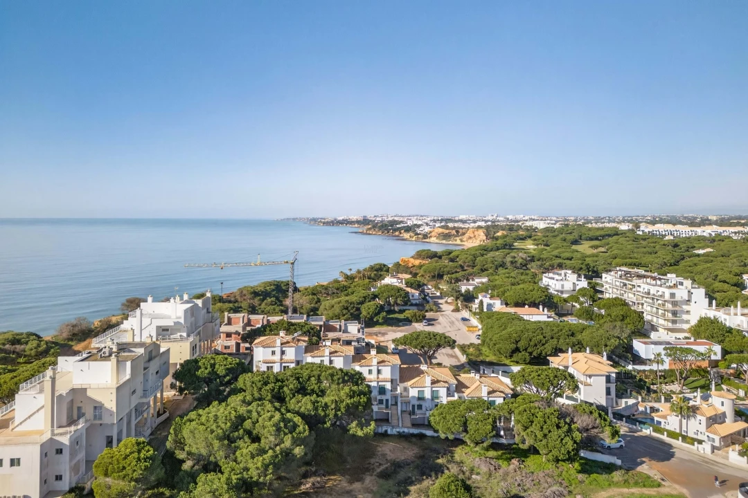 Moradia T3 para Arrendamento em Albufeira e Olhos de Água Foto 10