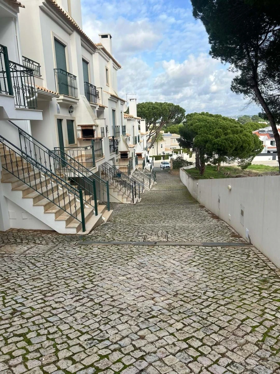 Moradia T3 para Arrendamento em Albufeira e Olhos de Água Foto 2
