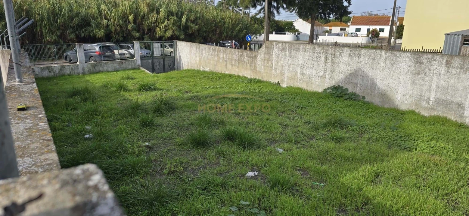 Terreno para Venda em Sarilhos Grandes Foto 2