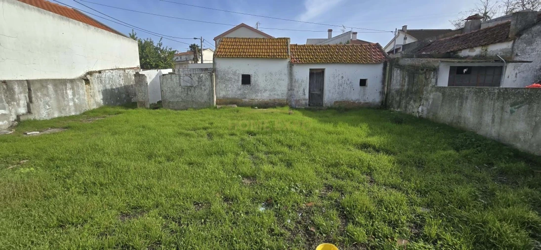 Terreno para Venda em Sarilhos Grandes Foto 4