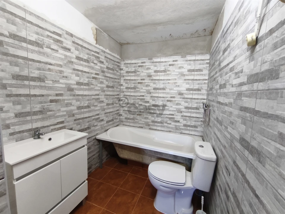 Moradia T3 para Venda em Vale de Santiago Foto 35