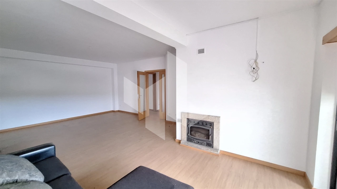 Apartamento T3 para Arrendamento em Nelas Foto 7