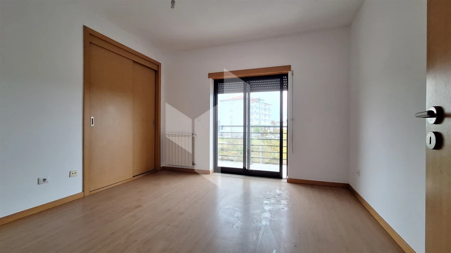 Apartamento T3 para Arrendamento em Nelas Foto 8