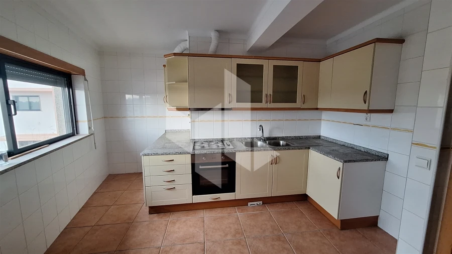 Apartamento T3 para Arrendamento em Nelas Foto 2