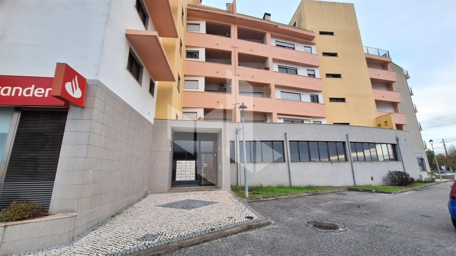 Apartamento T3 para Arrendamento em Nelas Foto 1