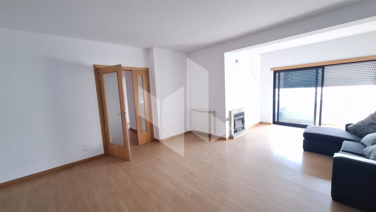 Apartamento T3 para Arrendamento em Nelas Foto 6