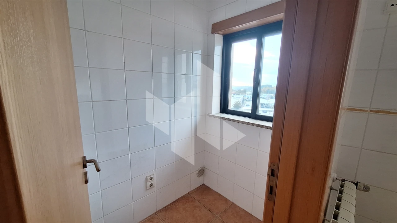 Apartamento T3 para Arrendamento em Nelas Foto 3