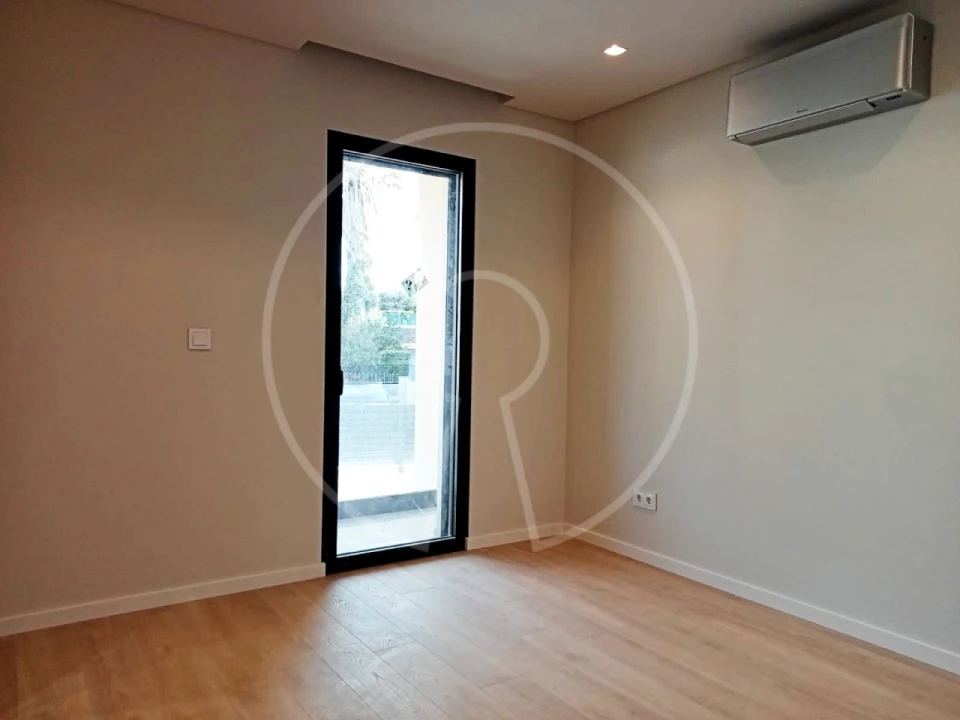 Moradia T4 para Venda em Alcabideche Foto 18