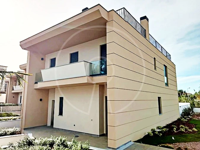 Moradia T4 para Venda em Alcabideche Foto 2