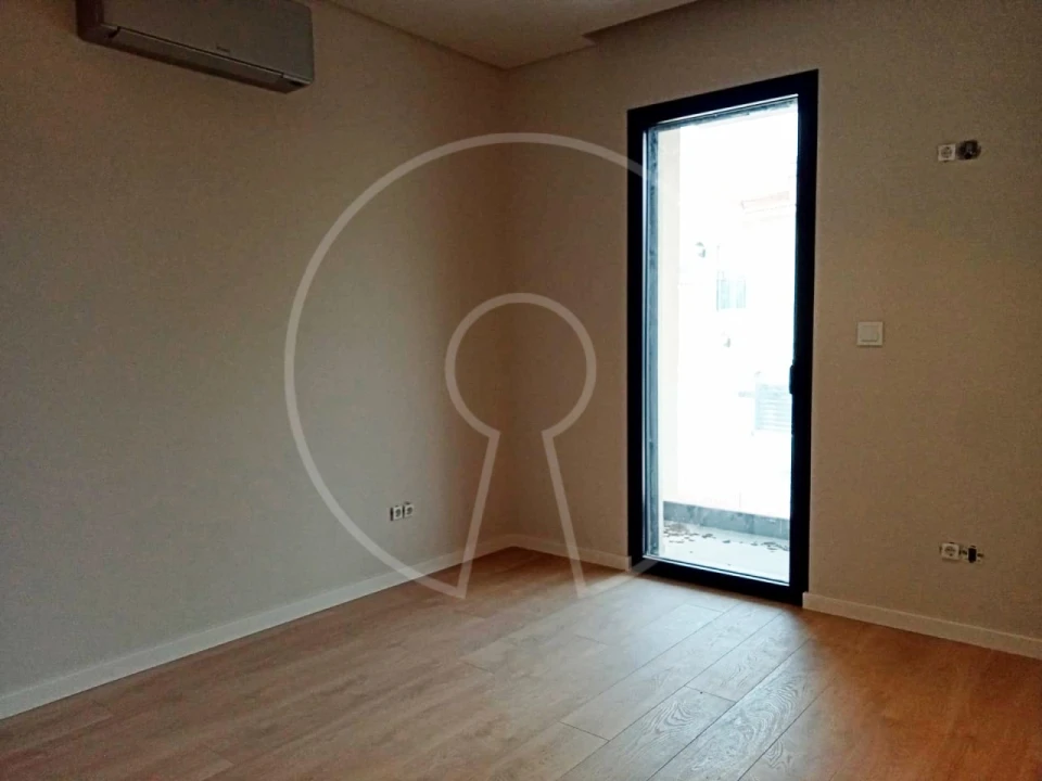 Moradia T4 para Venda em Alcabideche Foto 12