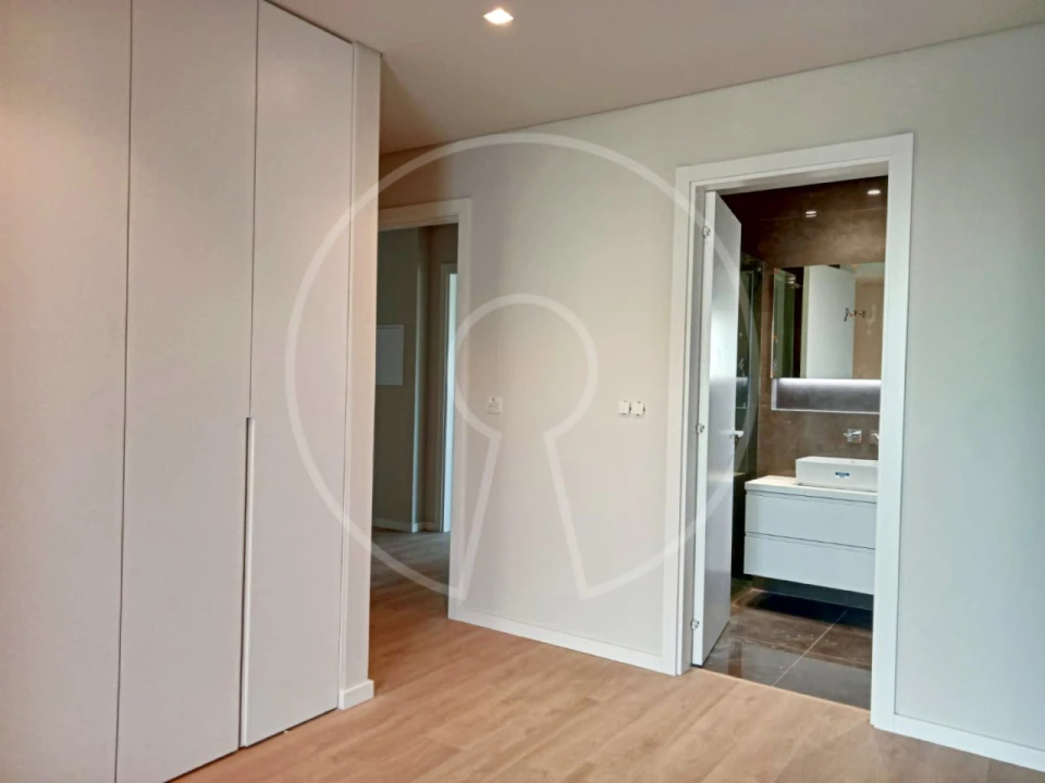 Moradia T4 para Venda em Alcabideche Foto 13