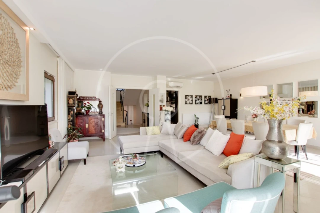 Moradia T4 para Venda em Alcabideche Foto 6