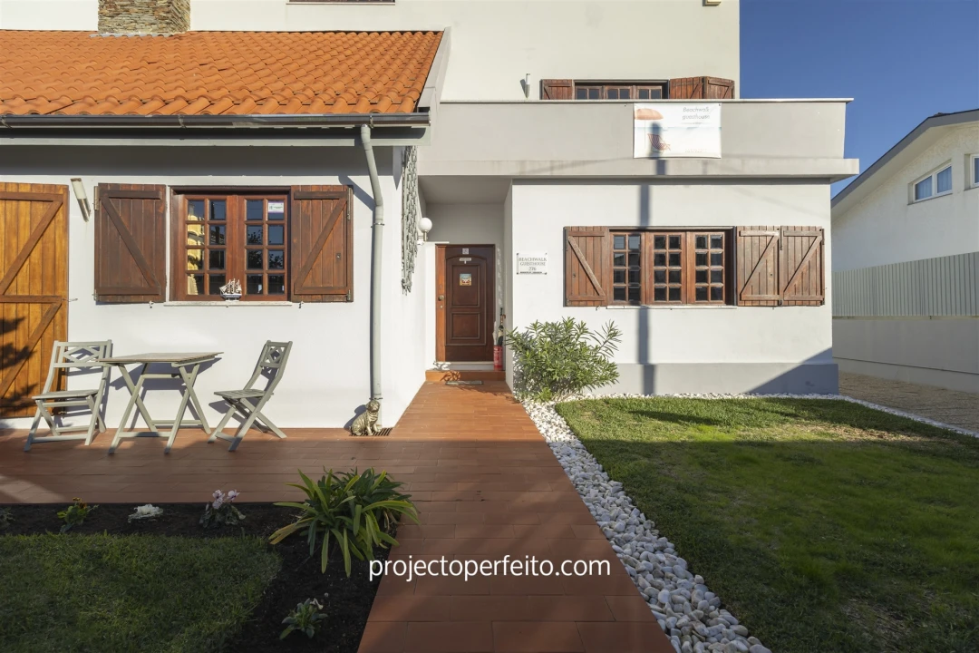 Moradia T5 para Venda em Esmoriz Foto 6